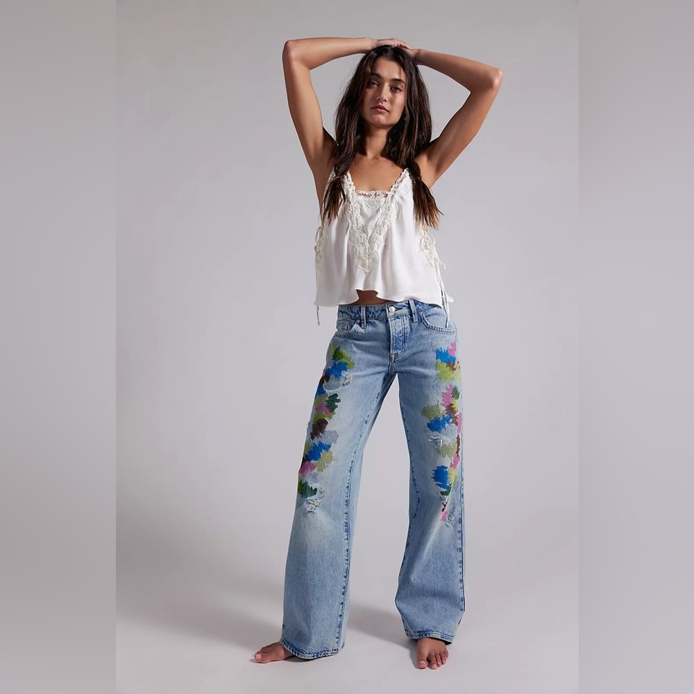 NWT FREE PEOPLE WE THE FREE Tennessee Low-Rise Embroidered Boyfriend Jeans $198